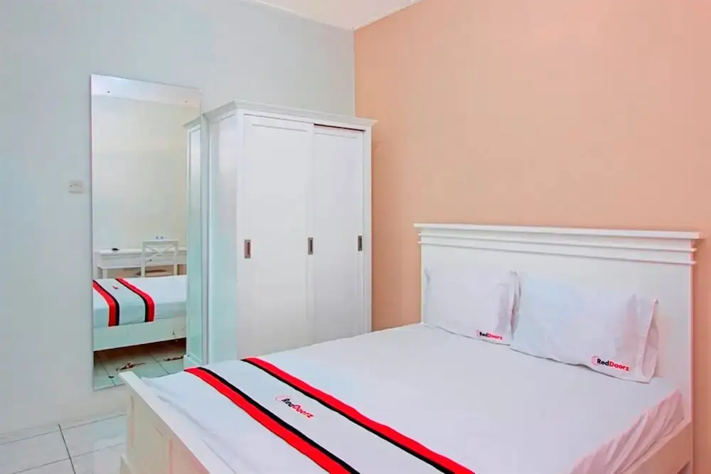 RedDoorz near Atmajaya University — фото 1