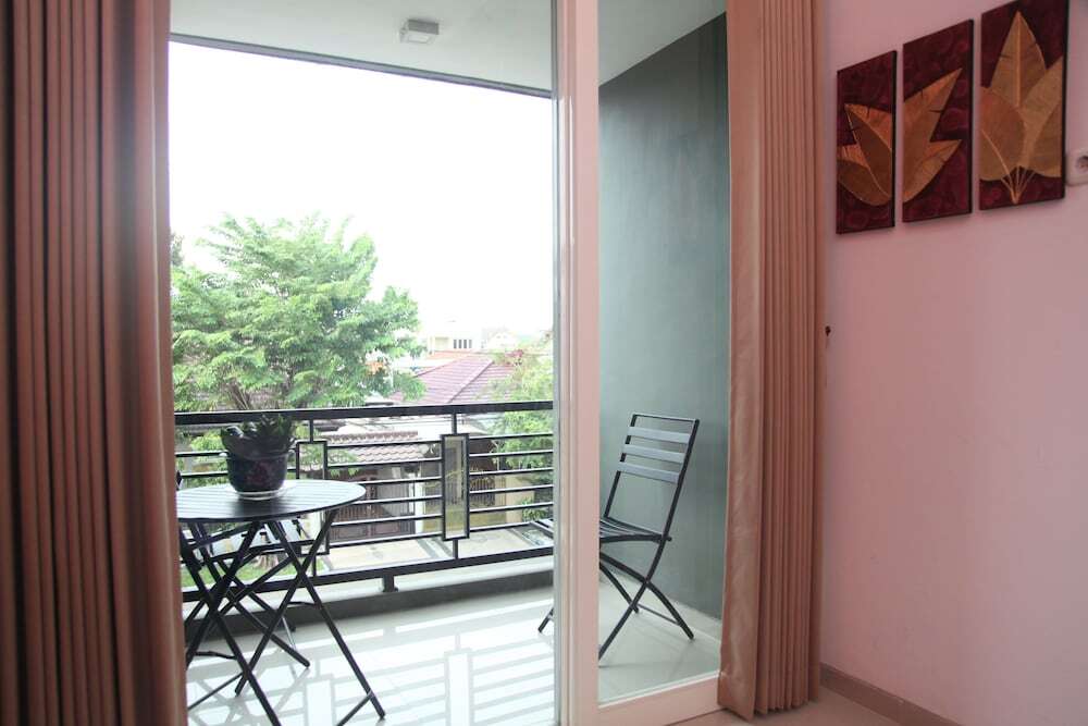 Сурабая: RedDoorz near Plaza Marina 2