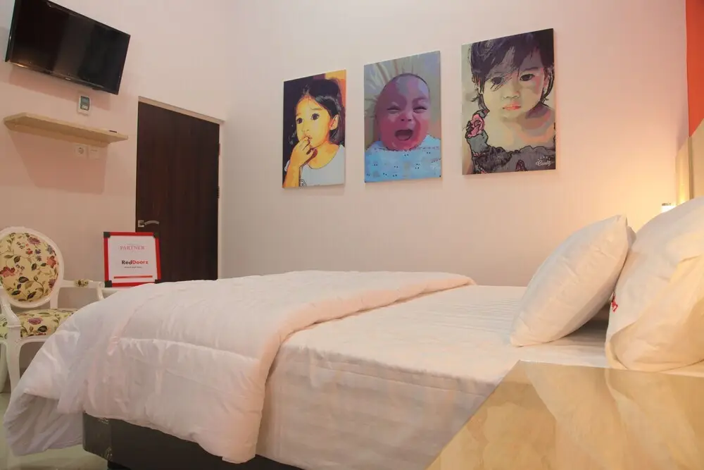 Сурабая: RedDoorz near Plaza Marina 2