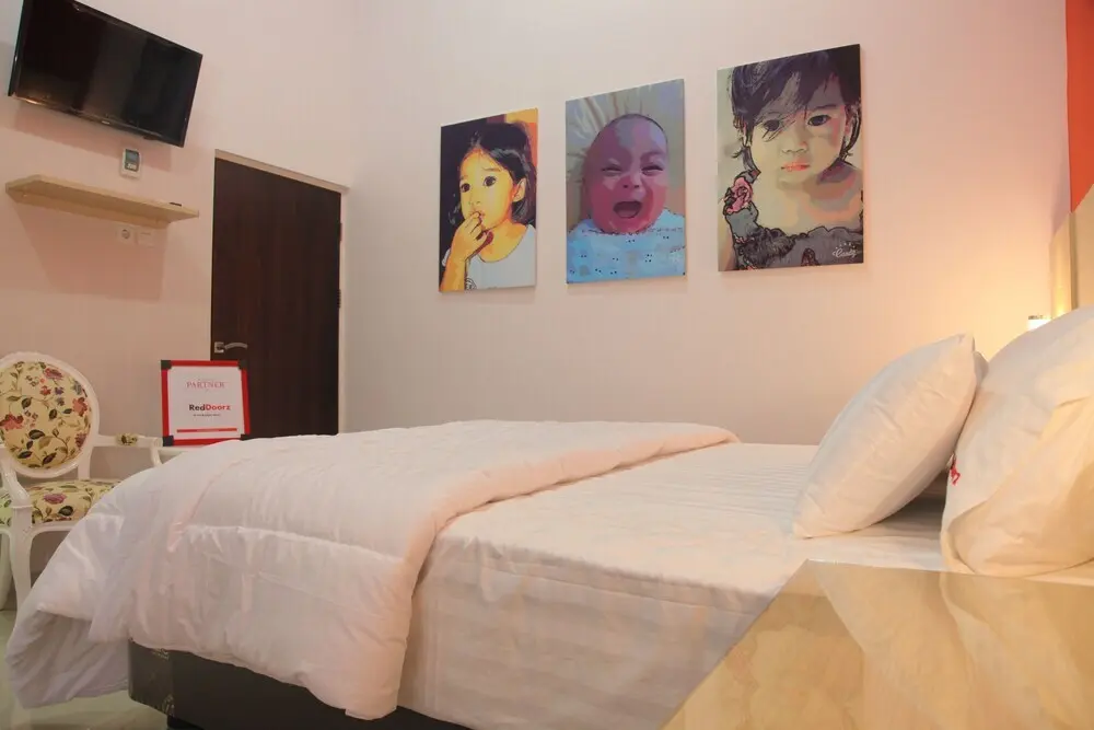Сурабая: RedDoorz near Plaza Marina 2