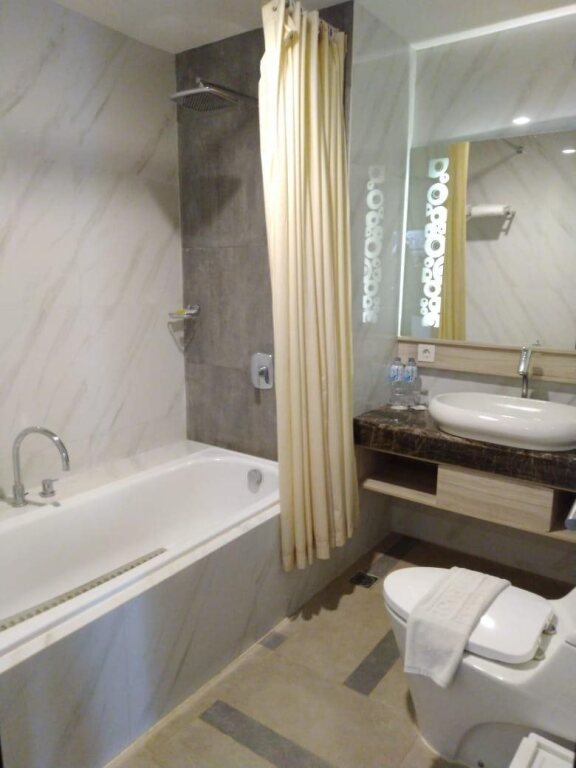 Java Lotus Hotel Jember — фото 1