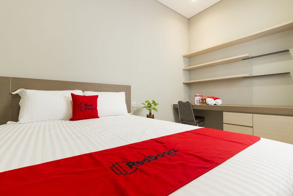 Джакарта: RedDoorz @ Pulo Raya
