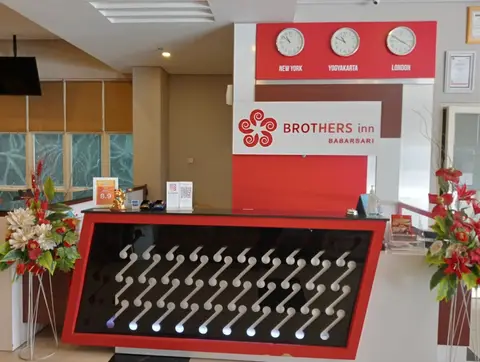 Brothers Inn Babarsari Yogyakarta — фото 1