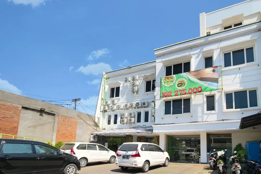 Сурабая: Airy Raya Rungkut Juanda Surabaya