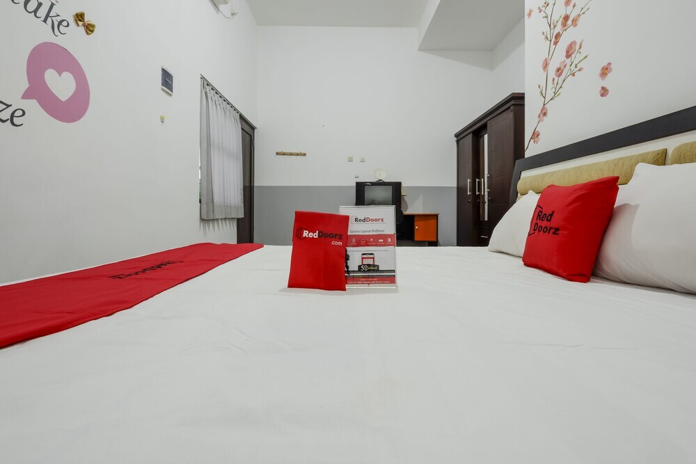 Семаранг: RedDoorz @ Prambanan Timur Raya