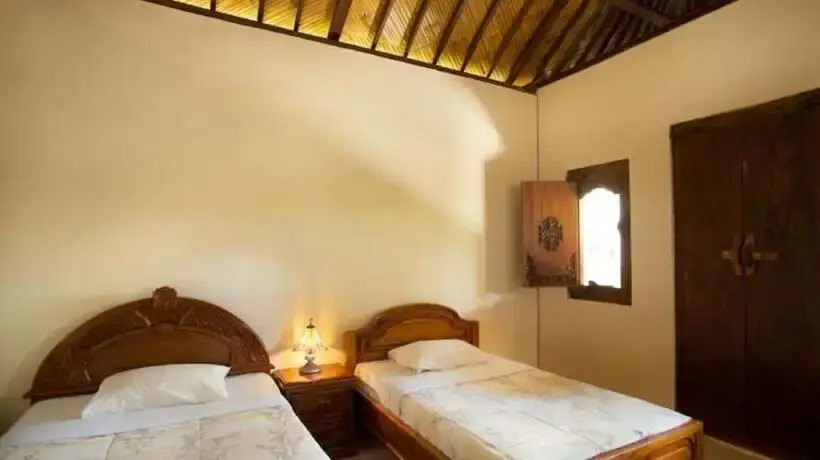 Умеаньяр: Segara Bukit Seaside Cottages