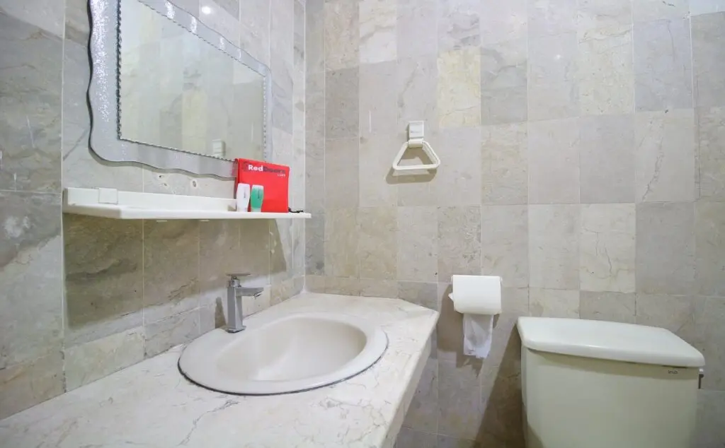 Джокьякарта: RedDoorz Plus near Galeria Mall