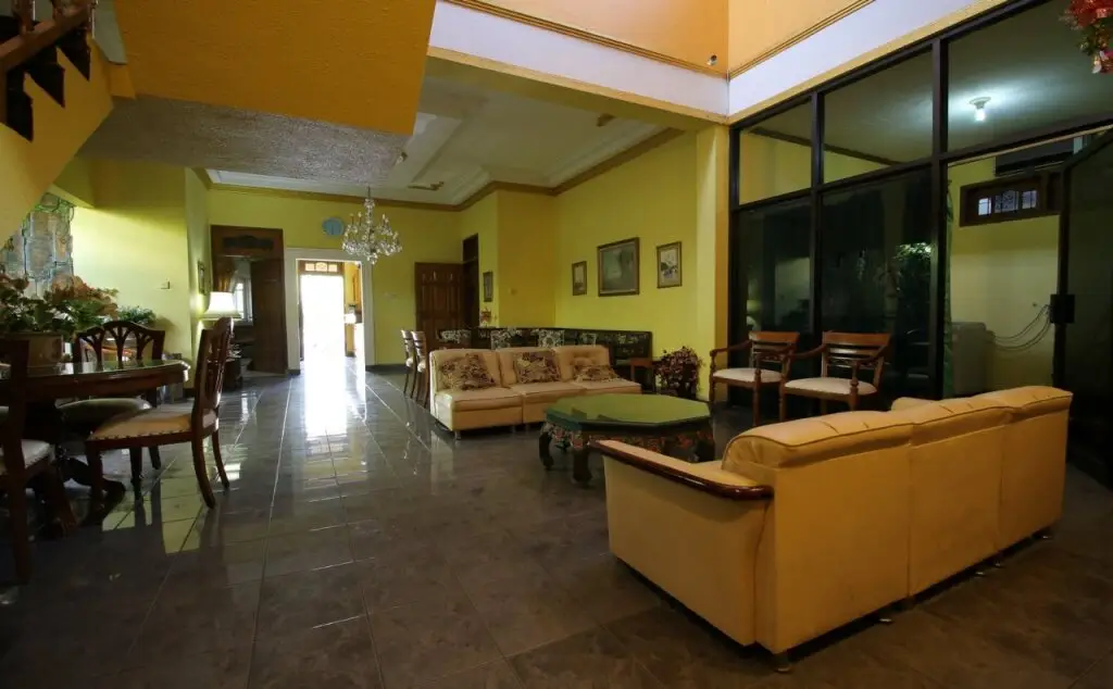 Джокьякарта: RedDoorz Plus near Galeria Mall