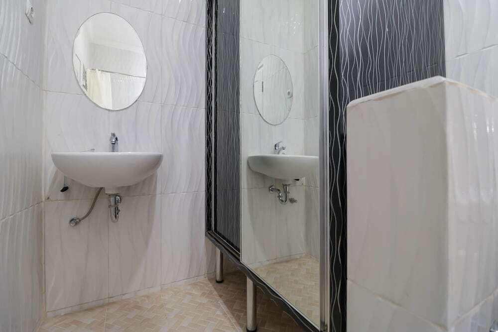 Джакарта: RedDoorz Plus near Dharmawangsa