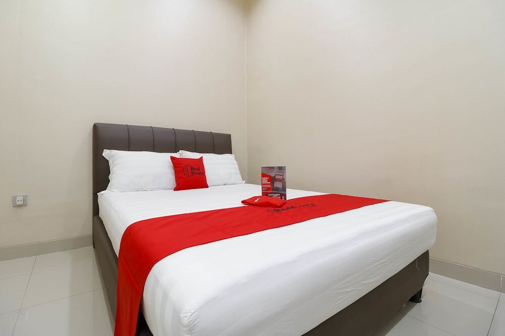 Джакарта: RedDoorz Plus near Dharmawangsa
