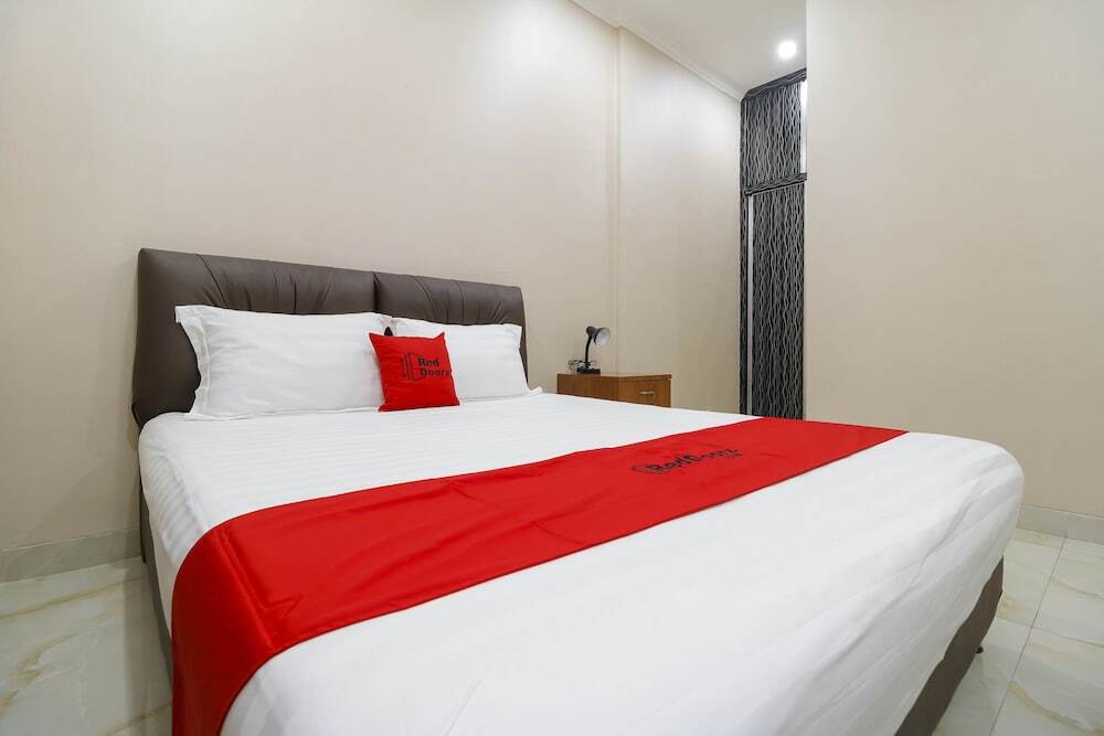 Джакарта: RedDoorz Plus near Dharmawangsa