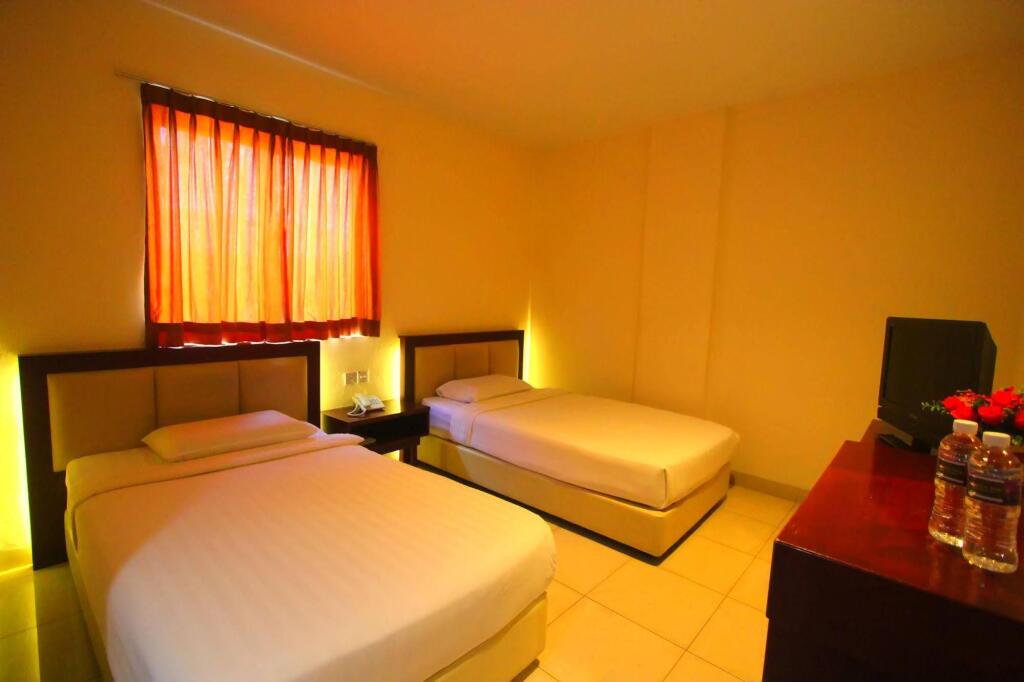 Батам: Lovina Inn - Nagoya Batam