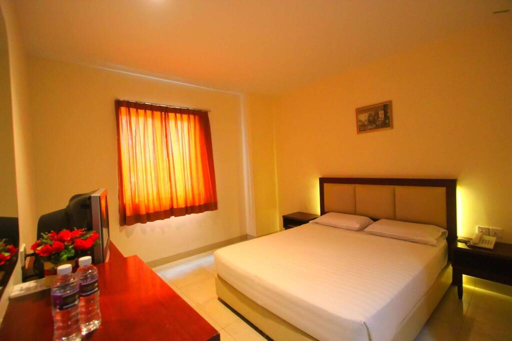 Батам: Lovina Inn - Nagoya Batam
