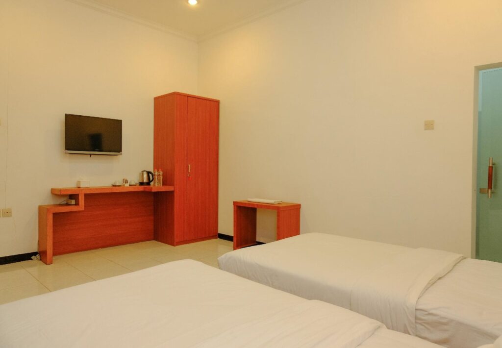 Бату: Hotel Kawi Surapatha