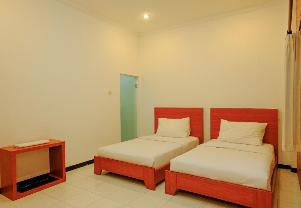 Бату: Hotel Kawi Surapatha