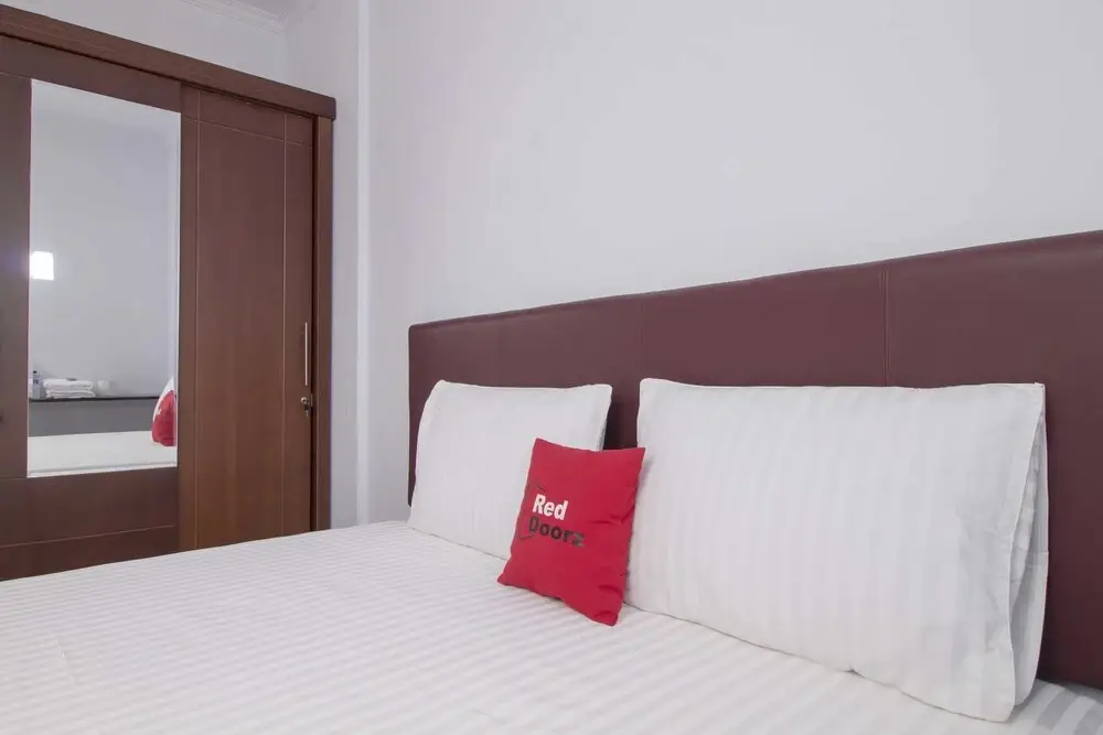 Куруг: RedDoorz near Siloam Karawaci 2