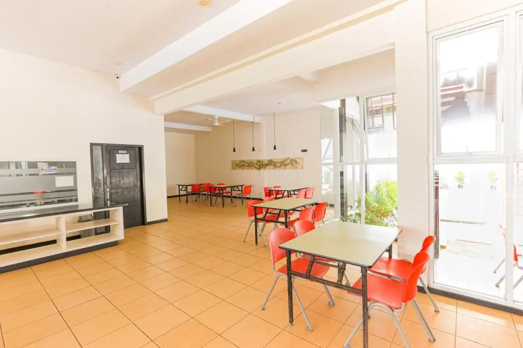 Пангандаран: Capital O 1246 Hotel Grand Pacific