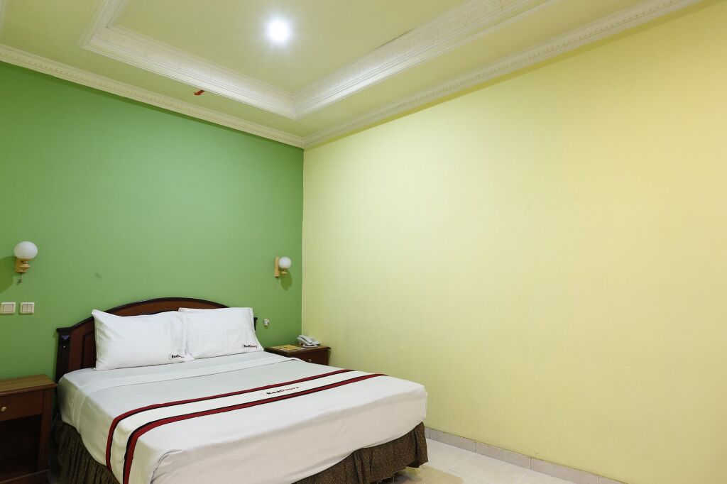 Депок: Reddoorz near Ambarukmo Plaza 3