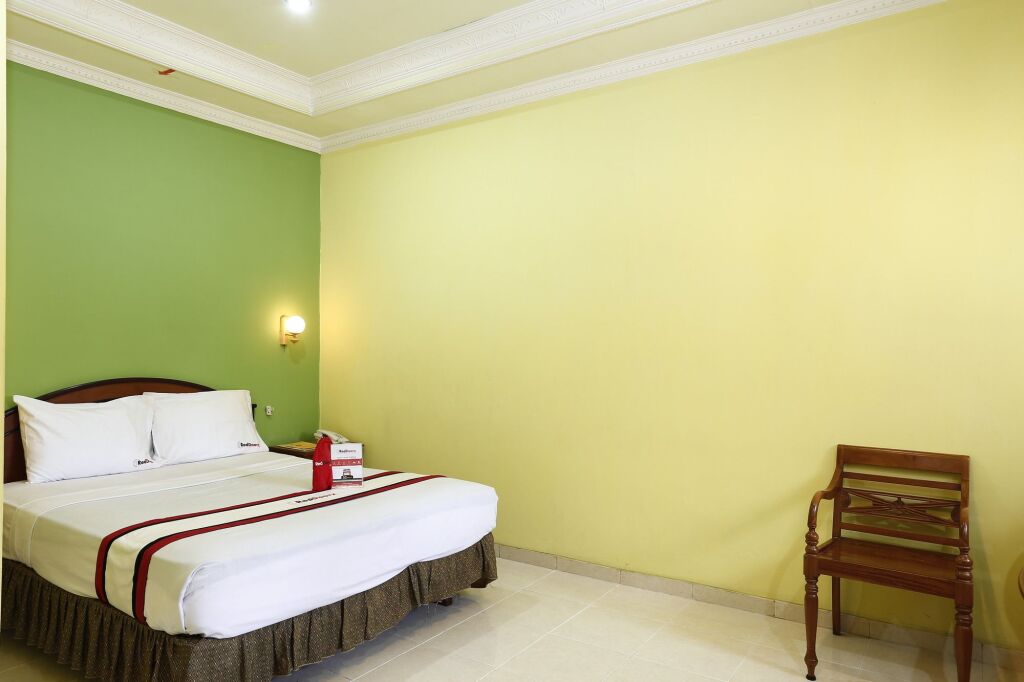 Депок: Reddoorz near Ambarukmo Plaza 3