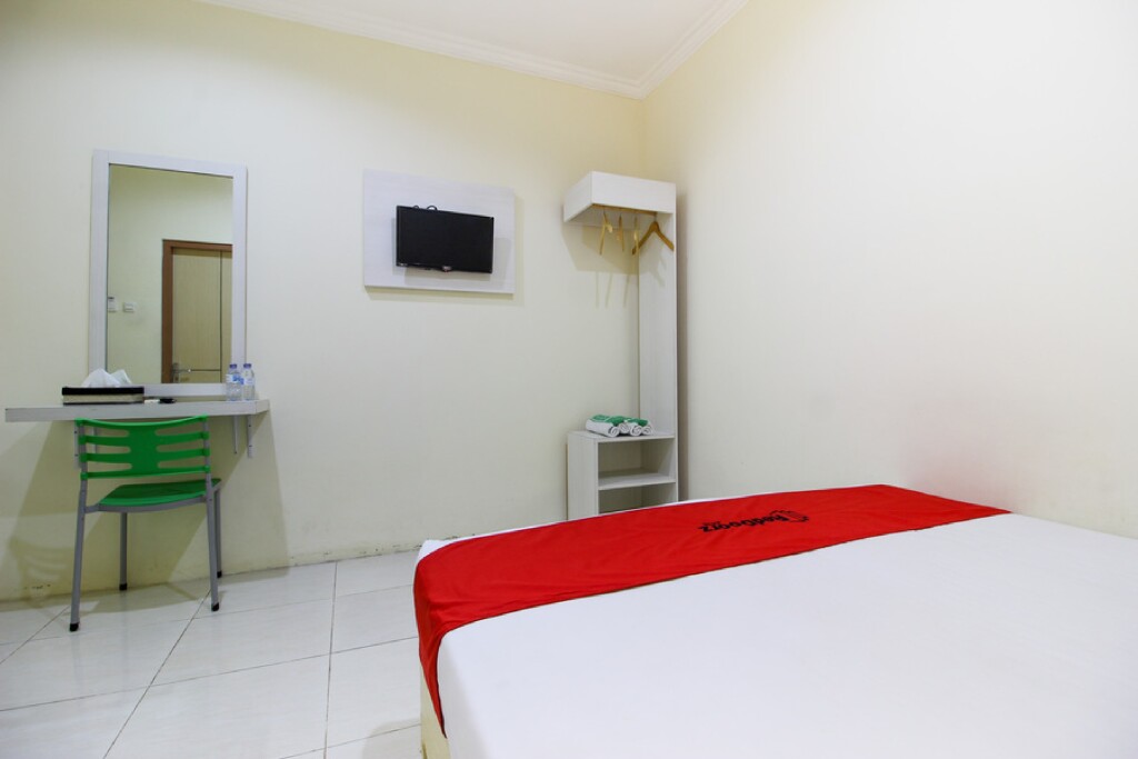 Депок: RedDoorz @ Jakal Bawah 2