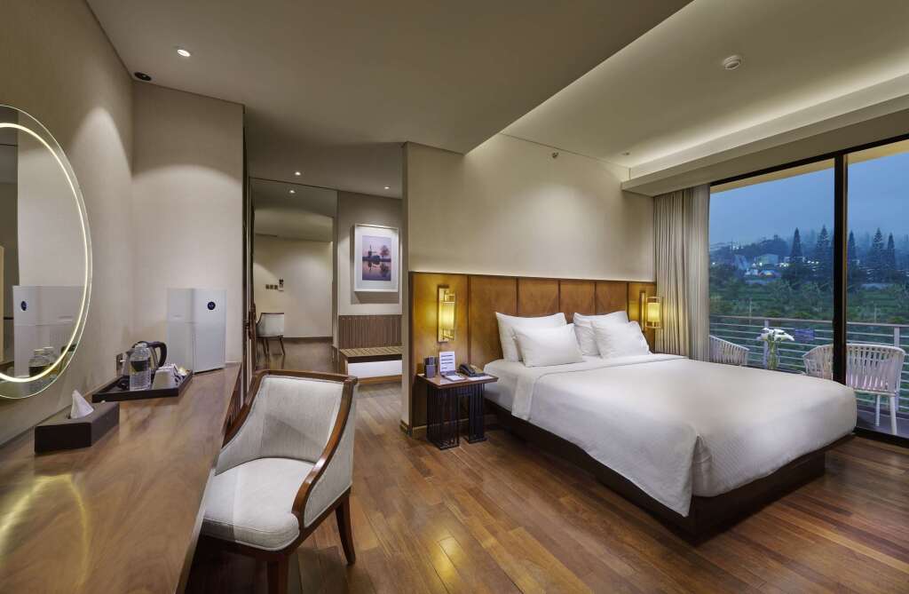 Бату: Golden Tulip Holland Resort