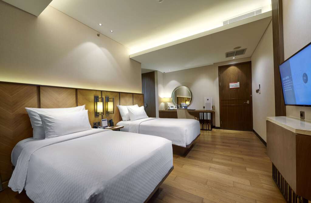 Бату: Golden Tulip Holland Resort