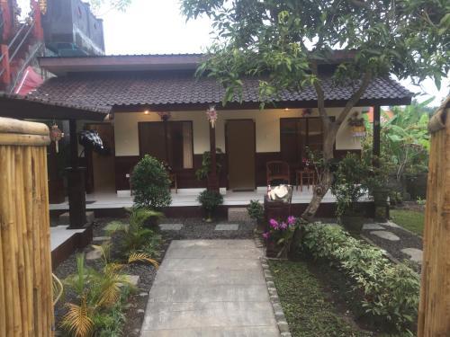 Чангу: Wira Ayu Guest House