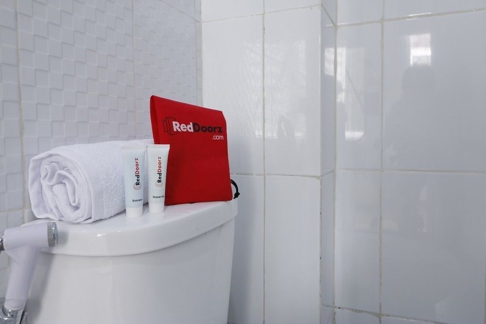 Джакарта: RedDoorz Plus Syariah near Mall Pondok Indah