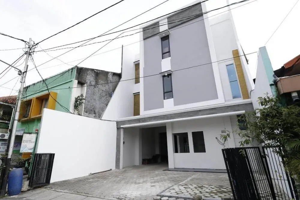 Джакарта: RedDoorz Plus Syariah near Mall Pondok Indah