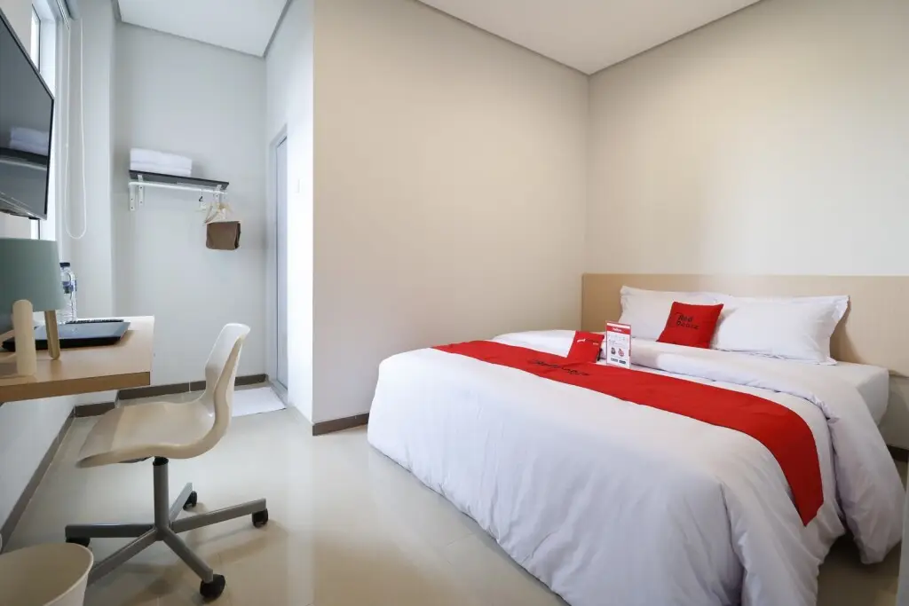 Джакарта: RedDoorz Plus Syariah near Mall Pondok Indah
