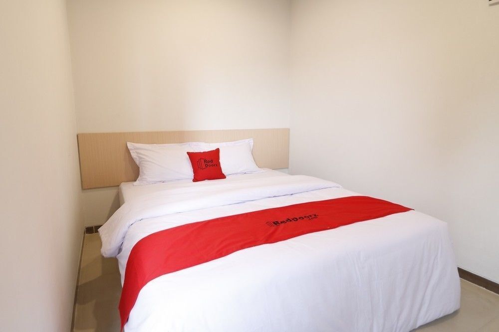Джакарта: RedDoorz Plus Syariah near Mall Pondok Indah
