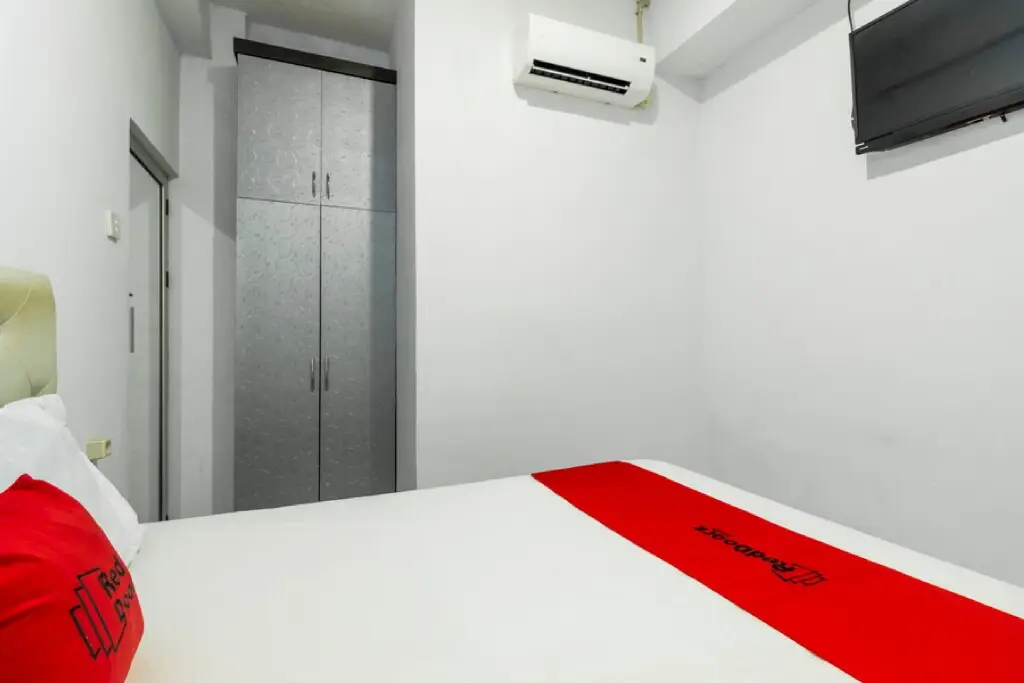 Джакарта: Reddoorz near Gajah Mada Plaza 2