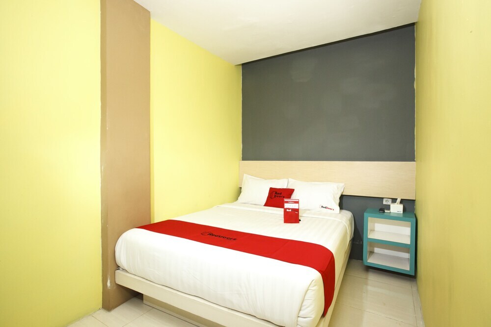 Сурабая: RedDoorz Plus near Tunjungan Plaza 2