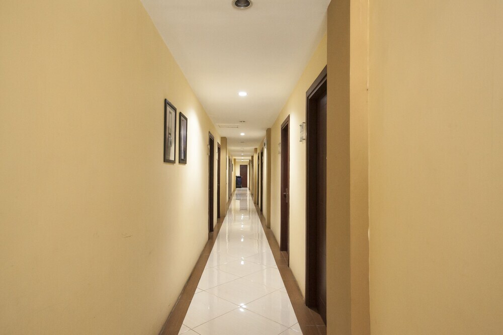 Сурабая: RedDoorz Plus near Tunjungan Plaza 2