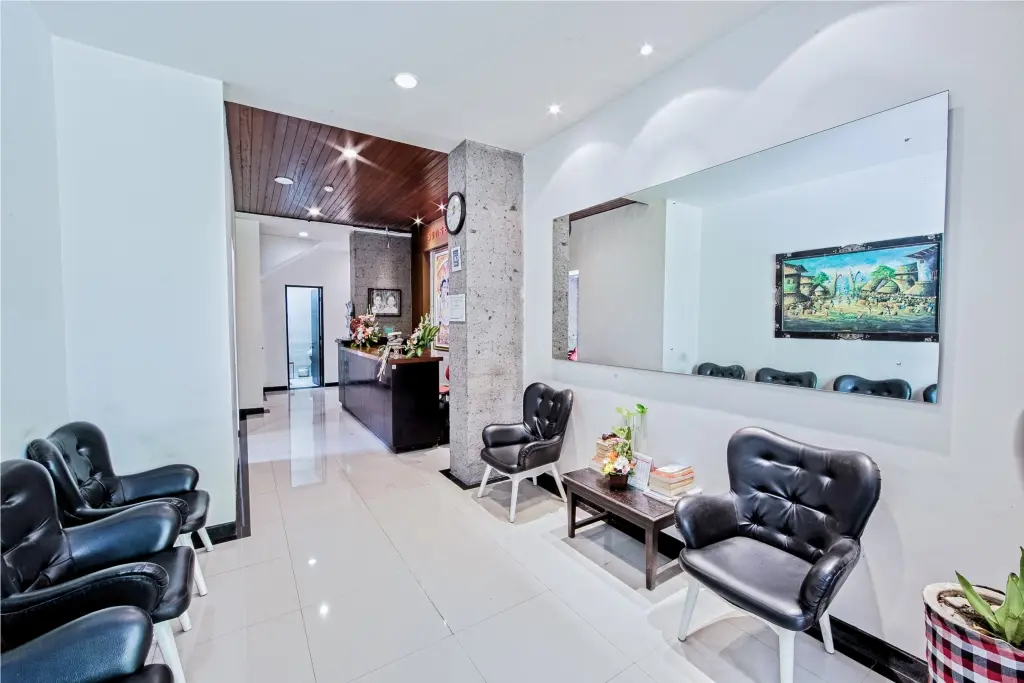 Кута: Sunset Mansion Seminyak Apartment