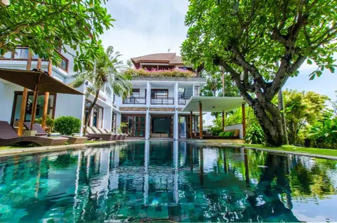 Wonderful 4BR villa 50 meters to the beach Canggu — фото 1