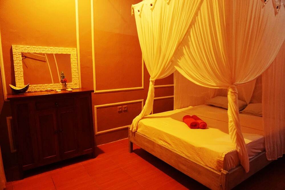 Гили Траванган: Salon de Nomad Gili T.