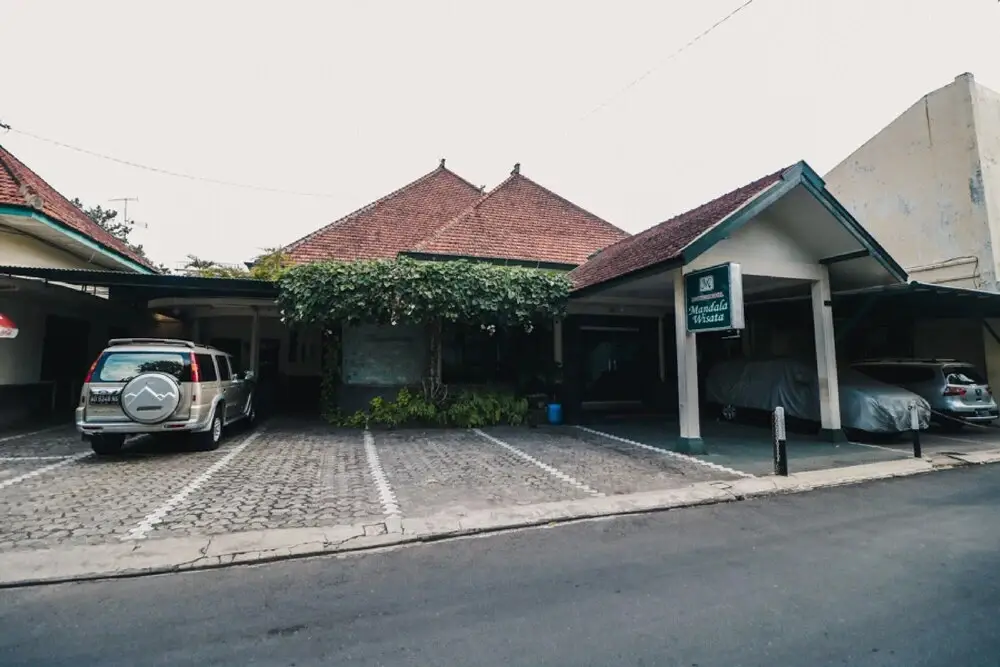 Суракарта: RedDoorz Plus @ Purwosari
