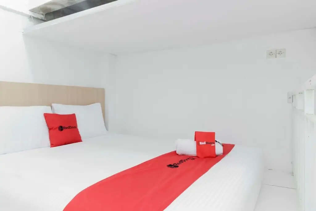Джакарта: RedDoorz near Hayam Wuruk