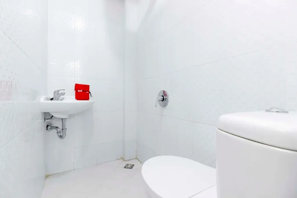 Джакарта: RedDoorz near Hayam Wuruk