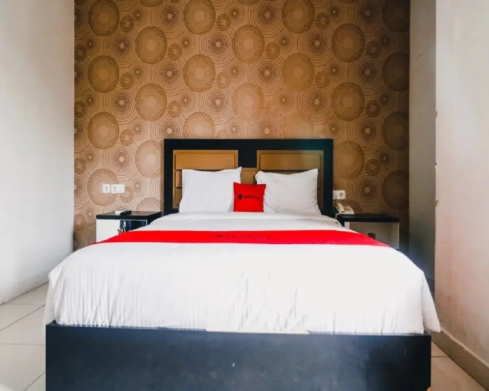 Медан: RedDoorz Plus near Cambridge City Square