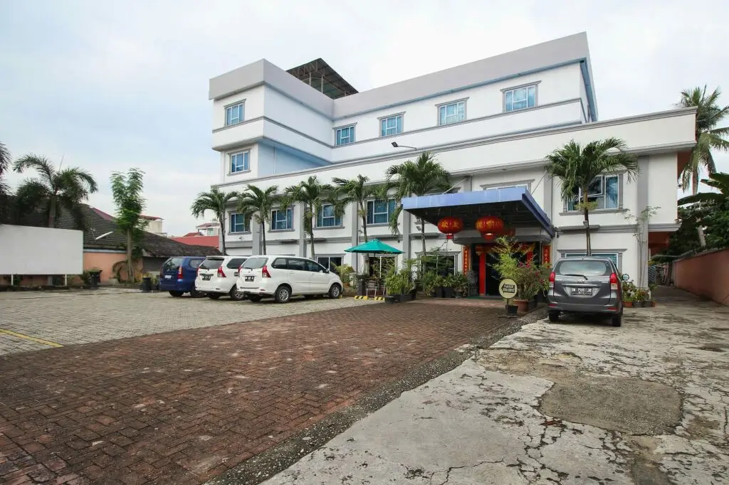 Пеканбару: RedDoorz Plus @ Jalan Dr Sutomo Pekanbaru