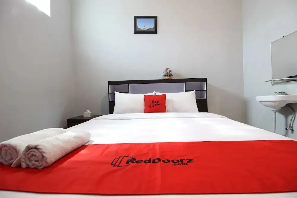 Батуретно: RedDoorz near STPN Jogja