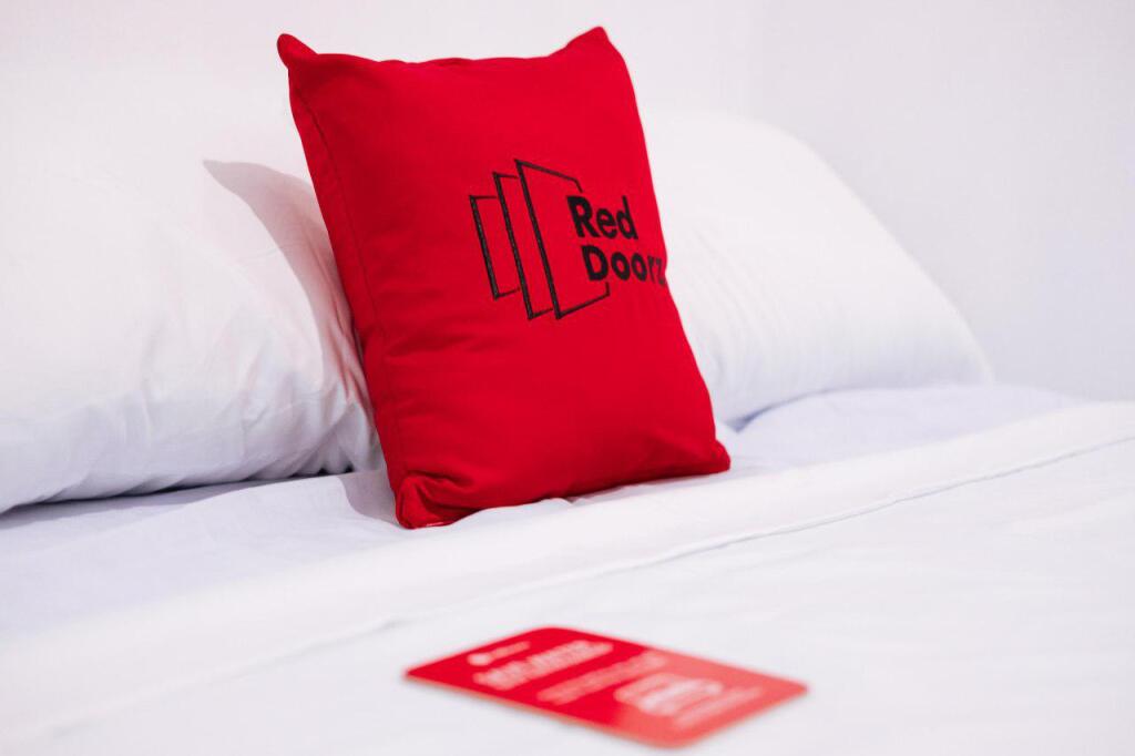 Медан: RedDoorz Plus @ Jalan Gatot Subroto Medan