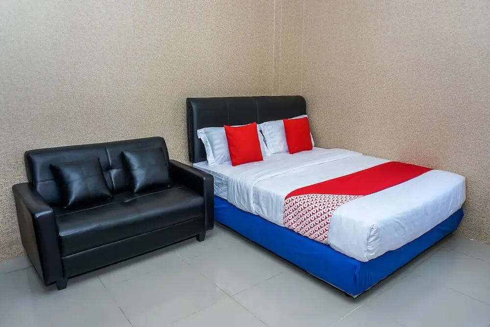 Джакарта: OYO 111 Grand Palace Resident