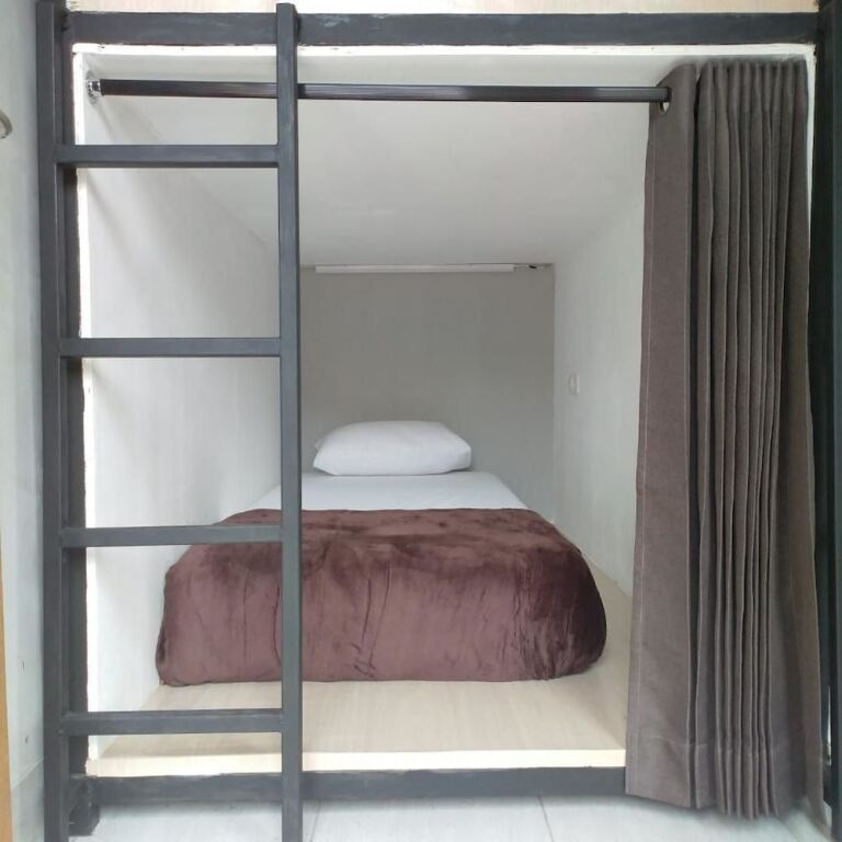 Джакарта: GH Capsule - Hostel