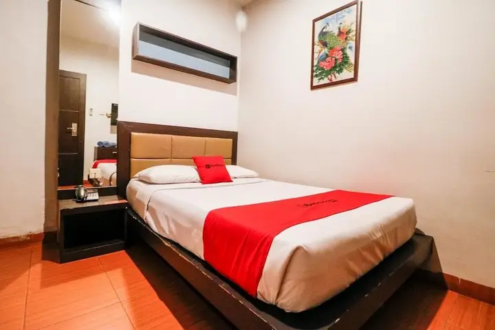 Пеканбару: RedDoorz Plus near Pasar Wisata