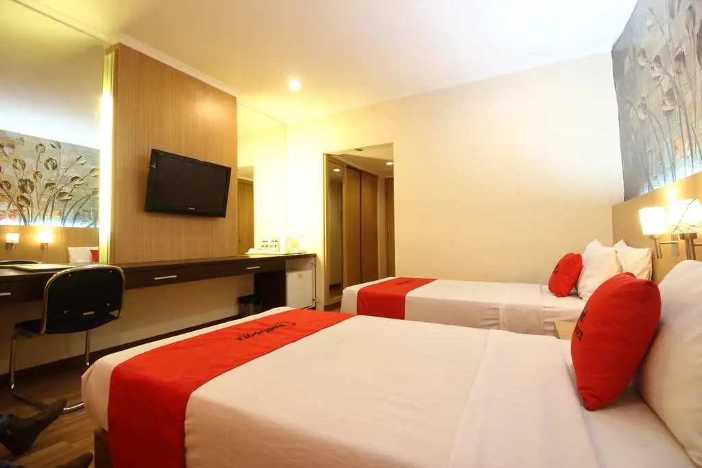 Суракарта: RedDoorz Premium @ Slamet Riyadi 2