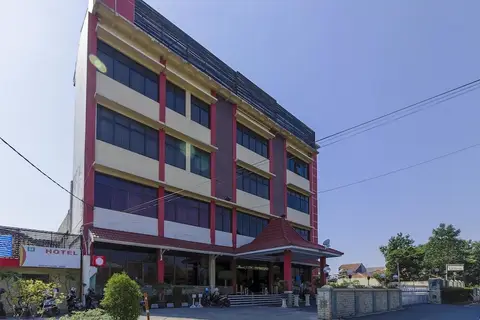 RedDoorz Plus near Grage City Mall — фото 1