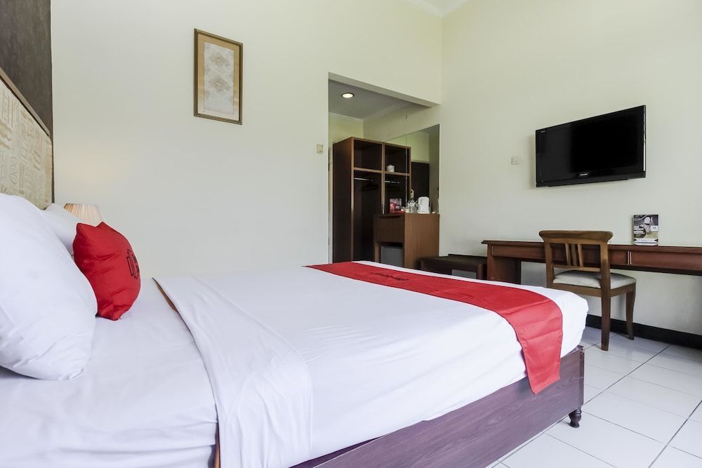 Чиребон: RedDoorz Plus near Grage City Mall